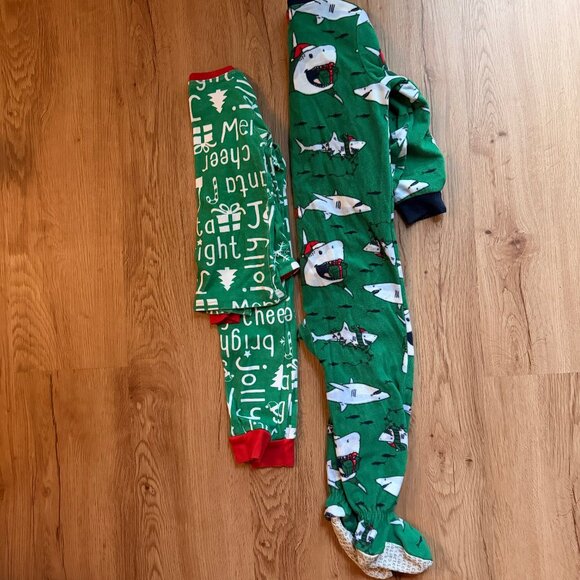 Carter's Holiday Pj's - 3T - Picture 2 of 3